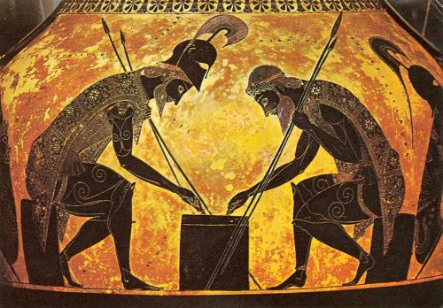 Griechen während einer Schlachtpause beim Brettspiel